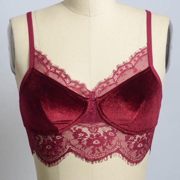 ❗️CLOSING SALE❗️ Burgundy Velvet and Lace Bralette - Picture 3 of 4